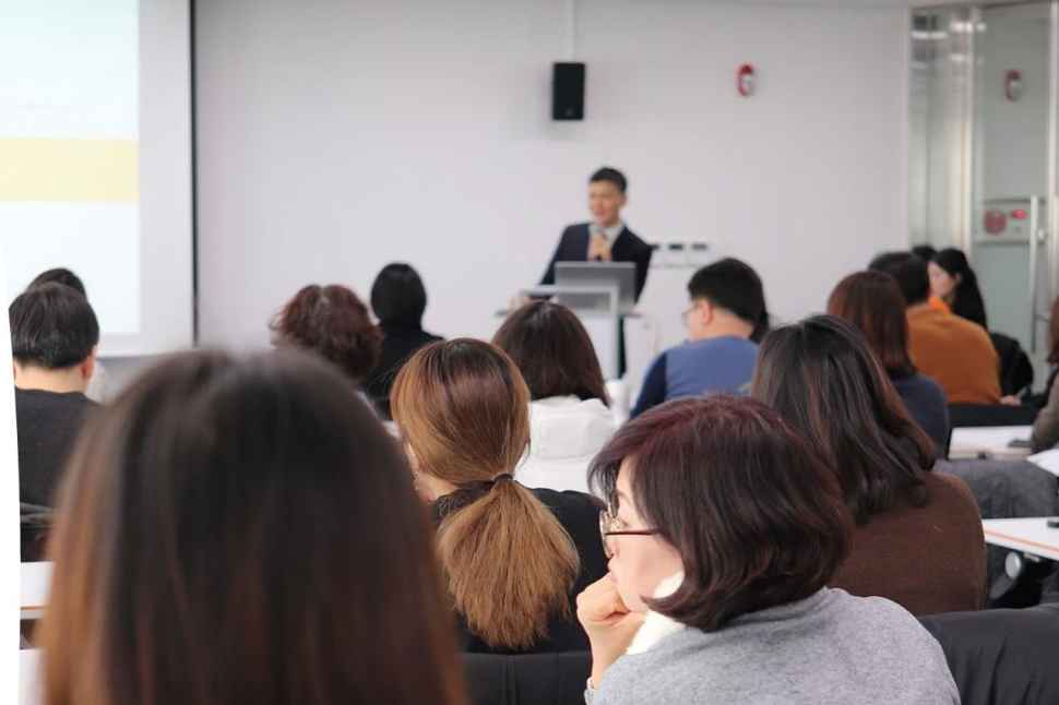 students_in_lecture.jpg